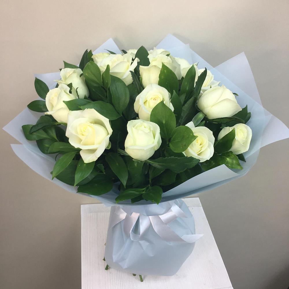 Букет 15 Белых роз Проуд в Ахтимнеево