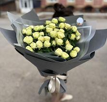 Букет Белые кустовые розы Солинеро в Ахтимнеево