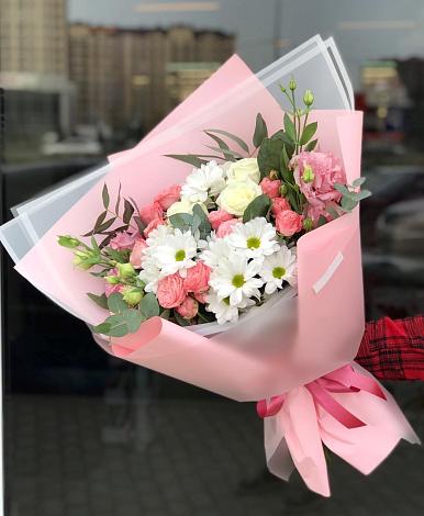 Букет цветов из: Розы, Лизиантусы и Хризантемы в Ахтимнеево